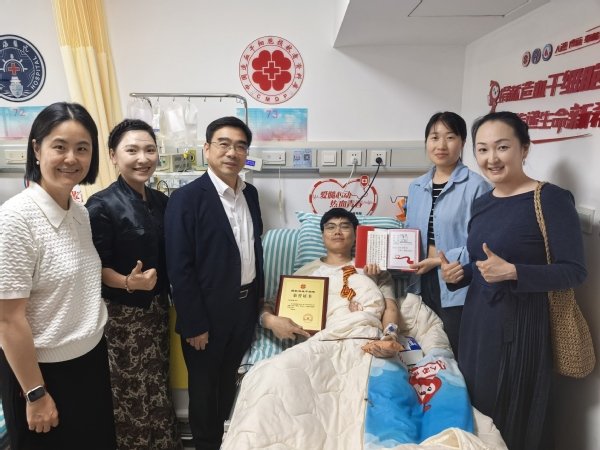 启远网 从五一劳动节到五四青年节，城里的00后忙着捐干细胞、养鱼殖贝、下乡实践…